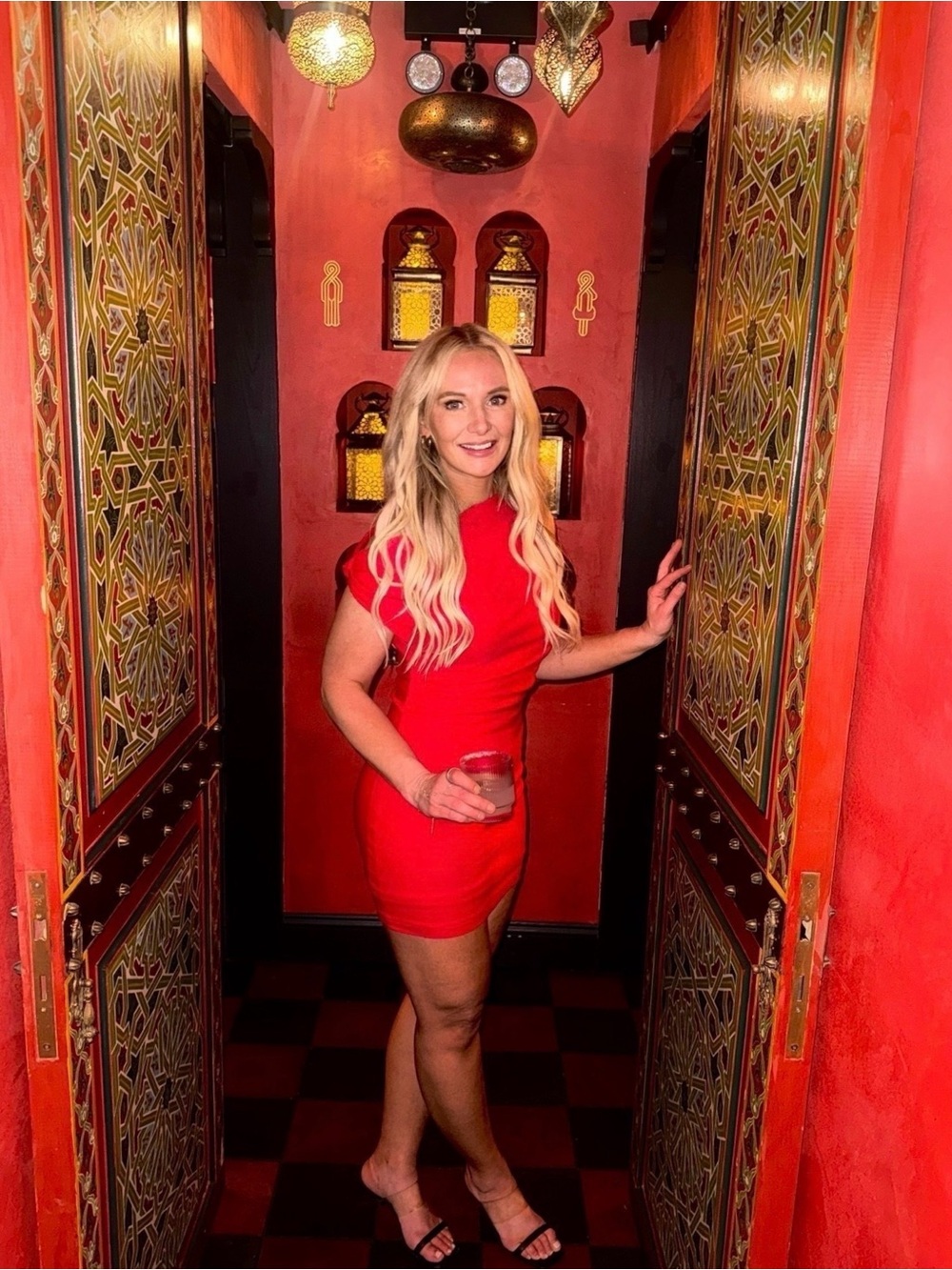 Women’s Red Cap-Sleeve Mini Dress — Sleek Night-Out Style